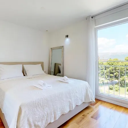 Ambiente Apartment Split